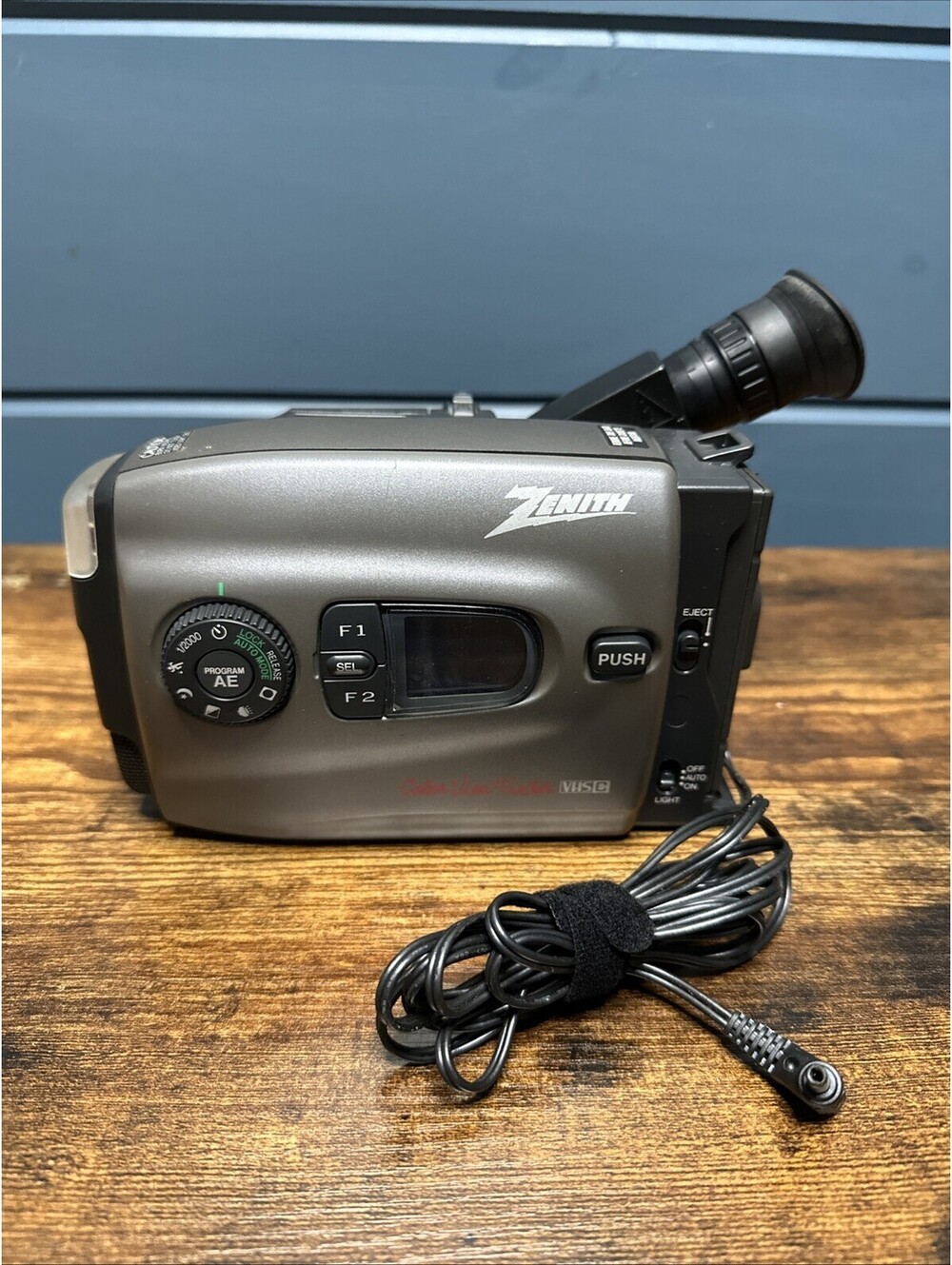 Zenith VM6903 Color Video Vision VHS-C Camcorder 12x Zoom 1995 UNTESTED